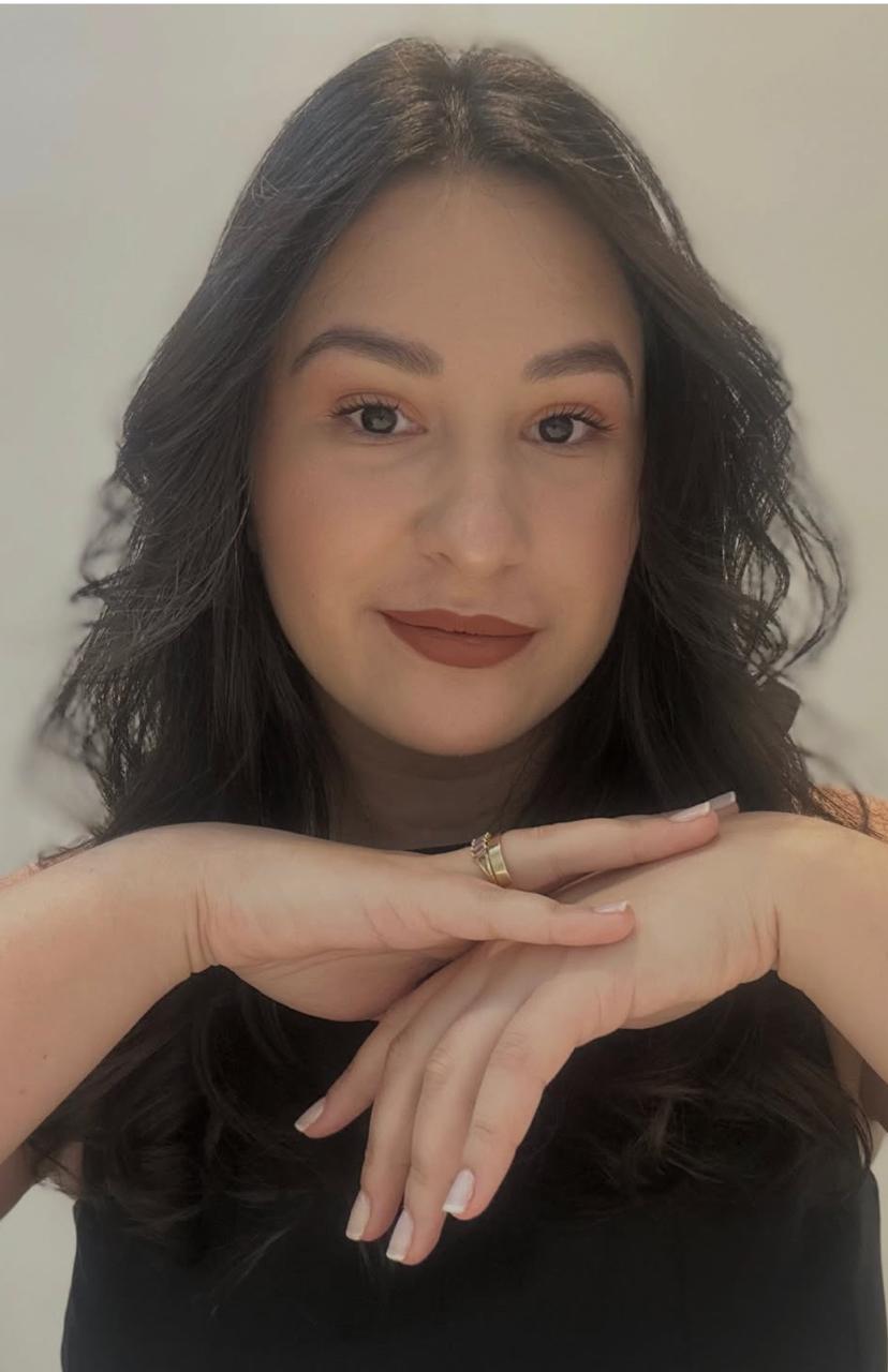 Dra. Andressa P. Viana